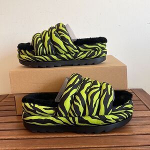 UGG Maxi Puff Slide Tiger Print Sandals US Women Size 9/UK 7/EU 40(MSRP$130)